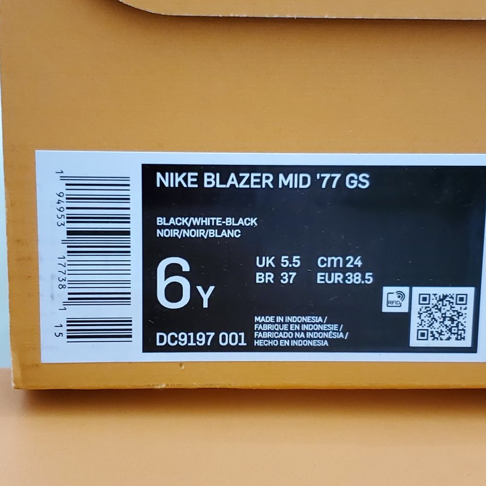 Nike Blazer Mid 77 - Picture 12 of 13